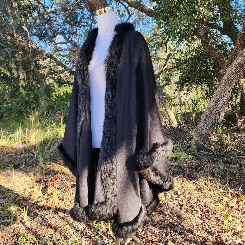 Tom Gutie Baby Alpaca Cape Fur Stunning Luxury Cape Sweater Black Hand Finished